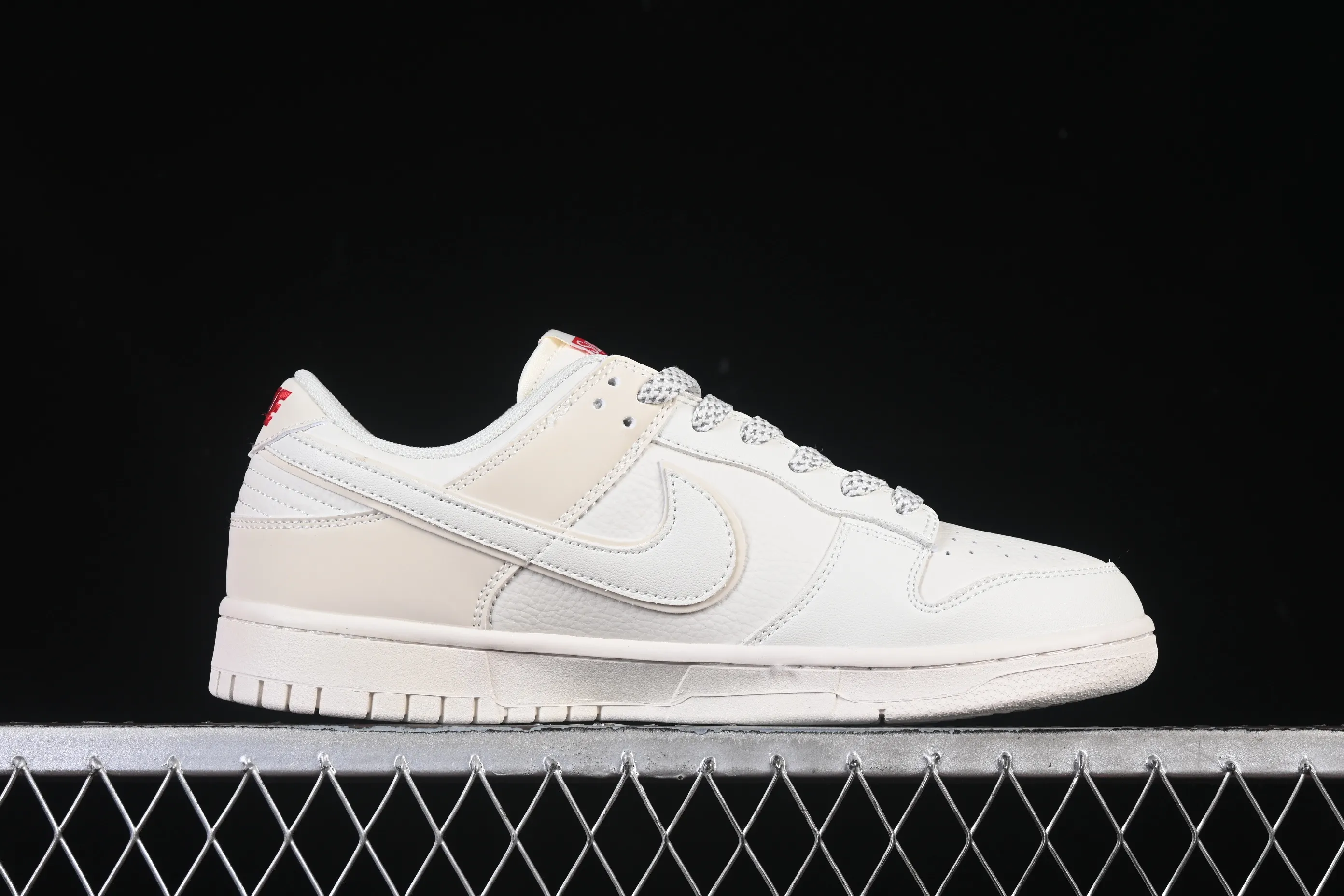 All categories Nk SB Dunk Series Nk SB Dunk Low High-end customized low-top sneakers Nike SB Dunk Low Supreme co-branded off-white red hook Anniversary high-end customized low-top casual sneakers CS1688-109